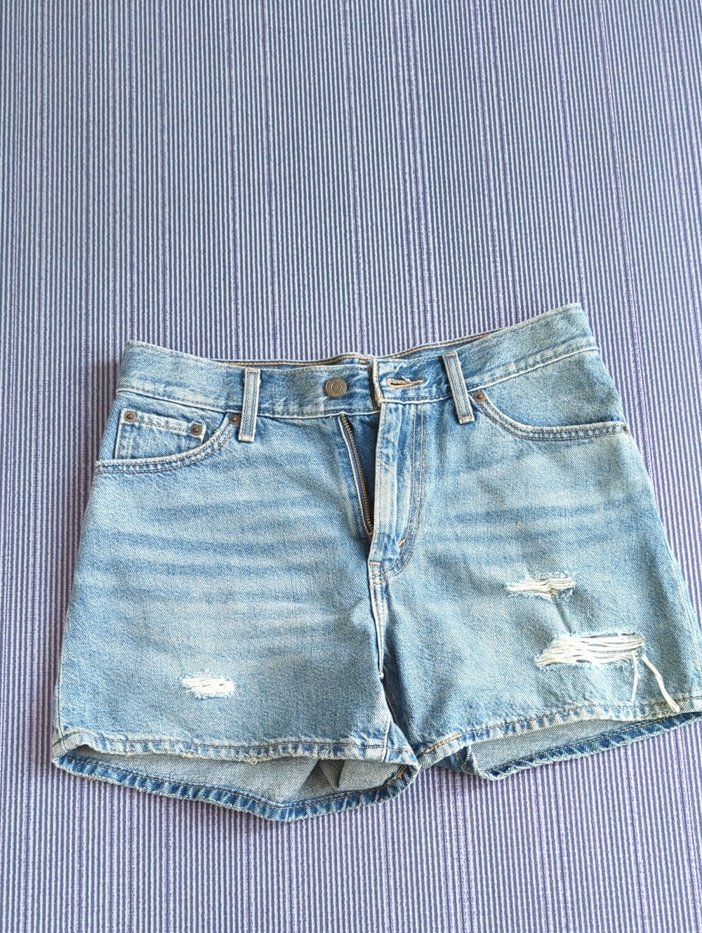 Levi's 80s Mom Shorts